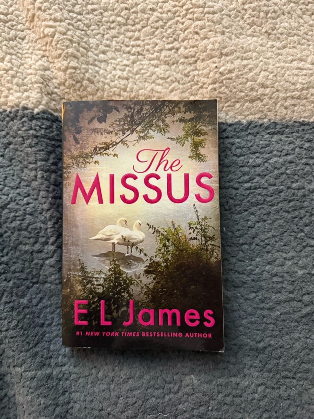 The Missus by E L James - Pink Accent Paperback